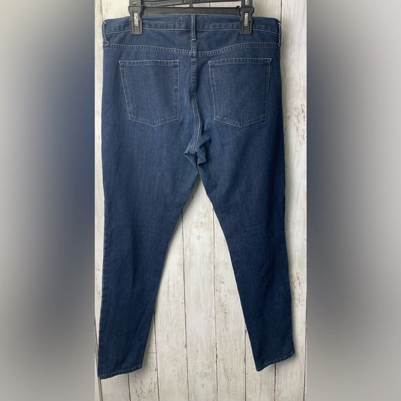 Gap Blue Jeans dark wash size 32 - Picture 2 of 9